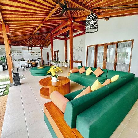 Villa Orked 3 With Family Room Seminyak Eksteriør billede